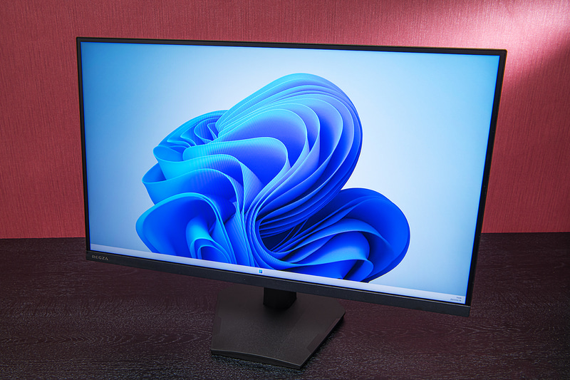 TVS REGZA「<a href="https://www.regza.com/monitor/g276n-g245n" class="n" target="_blank">RM-G276N</a>」。実売価格4万6,000円前後