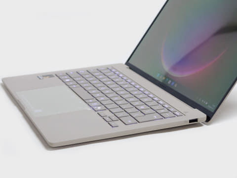 西川和久の不定期コラム】Snapdragon X Elite搭載で1kgを切るモバイル
