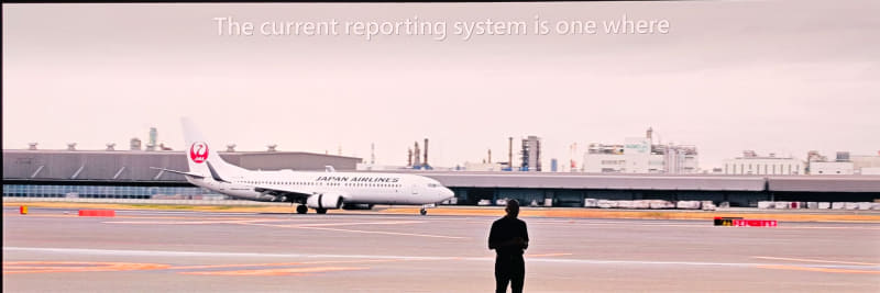 日本航空のSLMを利用した業務報告書アプリ