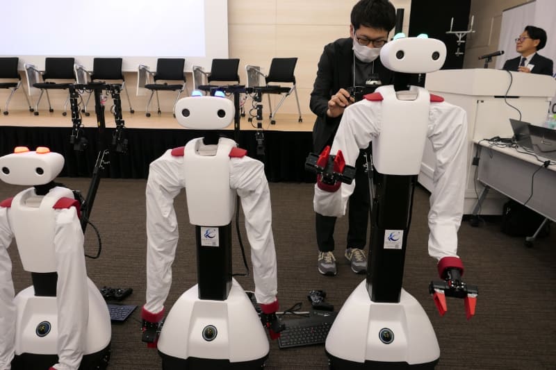 データ収集のためのロボットの1つ、AIREC-Basic。早稲田大学次世代ロボット研究機構AIロボット研究室と株式会社日立製作所が、内閣府ムーンショットで共同開発した双腕ロボット