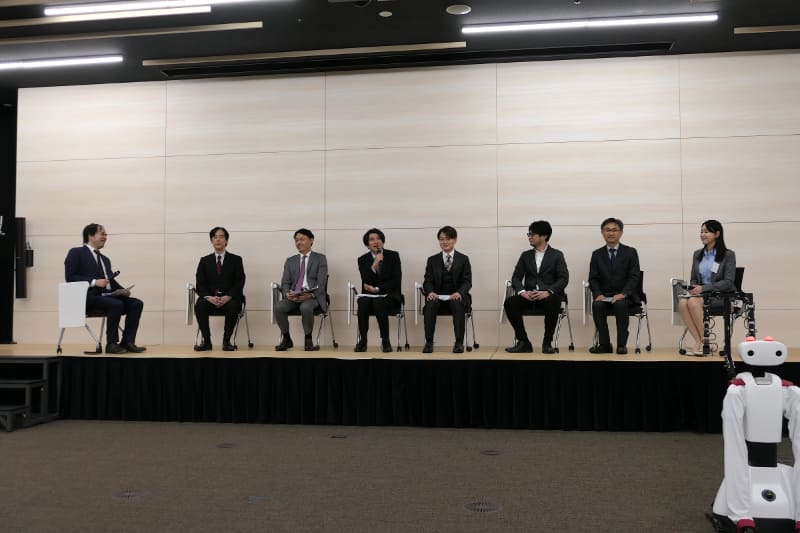 パネルディスカッションには AIRoA理事が登壇