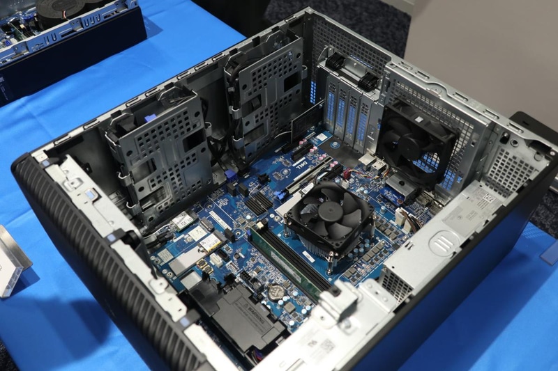 発表会で展示されたDell Pro Max Tower T2