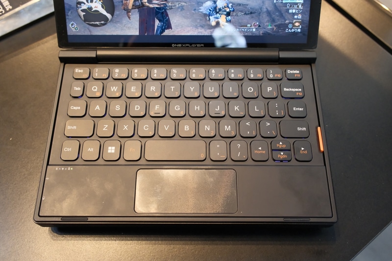 物理キーボードを装着した状態