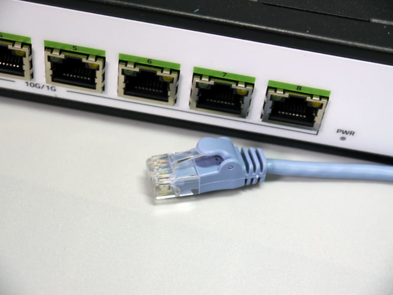 スイッチやアダプタを購入する際は、一般的なRJ45対応製品を選ぶのが無難