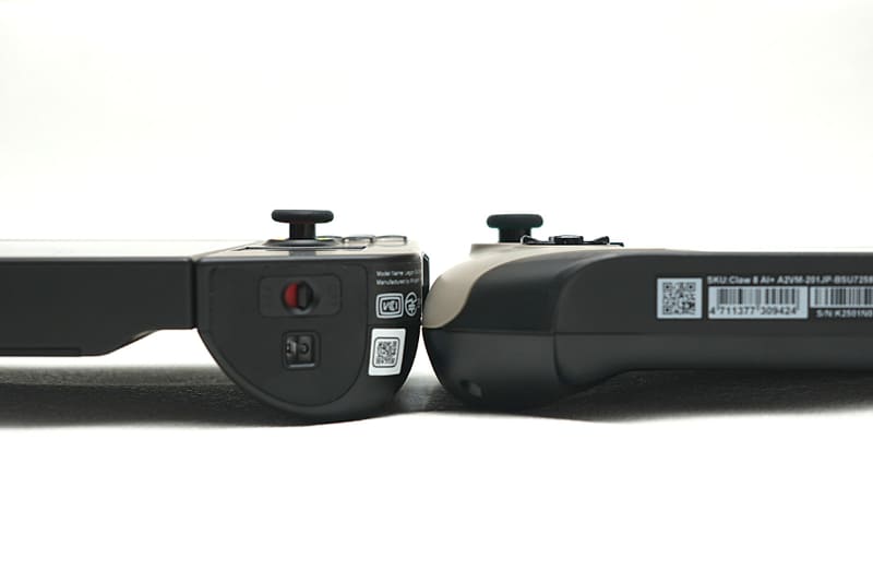 グリップはLegion Goと比べると浅く、若干上の方がヘビーだ