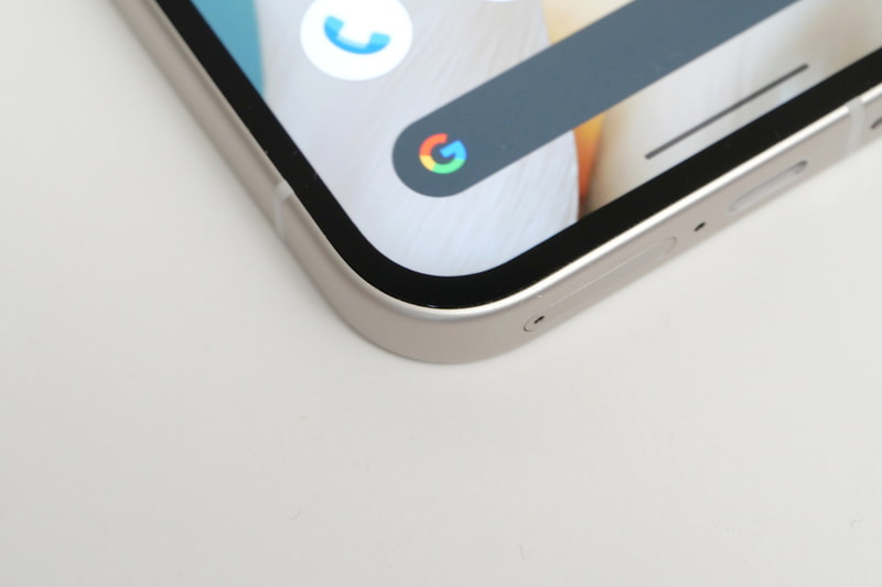 角はPixel 9シリーズ同様に大きくなだらかにカーブしている