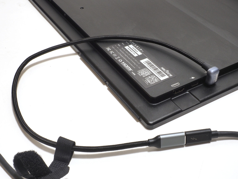 ベンチマーク用なのでそもそも端子の着脱回数が多い。本体端子の摩耗を抑える目的で延長ケーブルを介して接続している