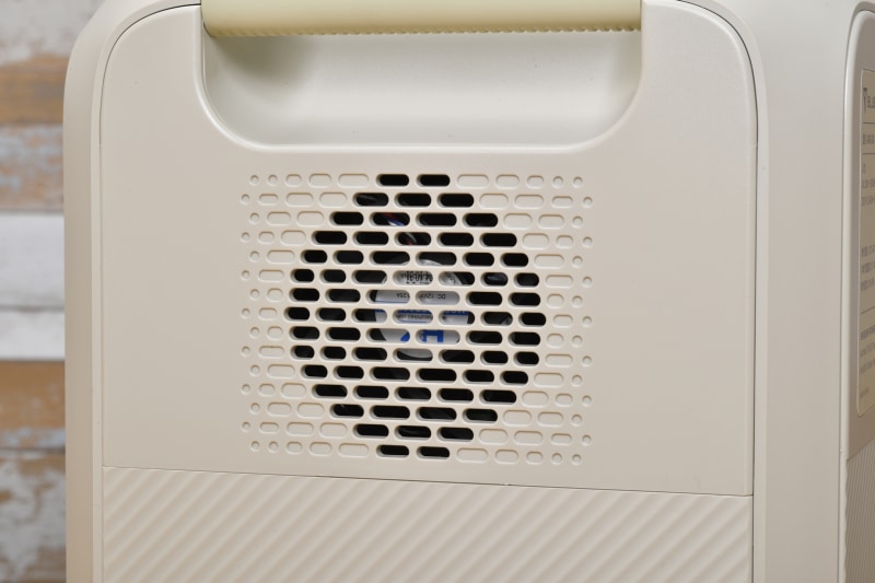 両側面にファンを内蔵