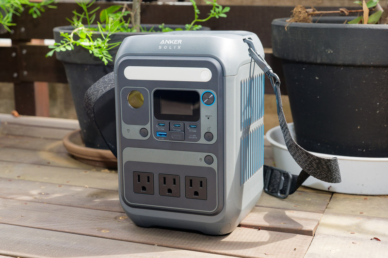 288Whという小容量の「Anker Solix C300 Portable Power Station」
