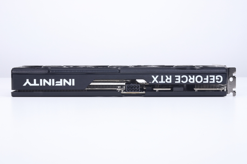 カードの占有スロット数は2スロット