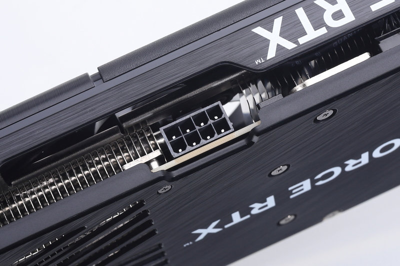 補助電源コネクタはPCIe 8ピン×1系統