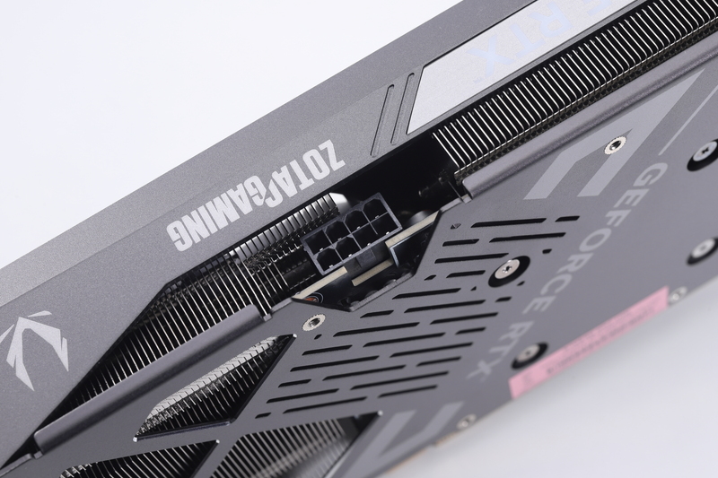 補助電源コネクタはPCIe 8ピン×1系統