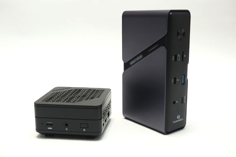 インターフェイス数が限られていて、USB PDで動作するEM780とは機能的には相性抜群だが、どっちが本体やら……という感じの大きさに