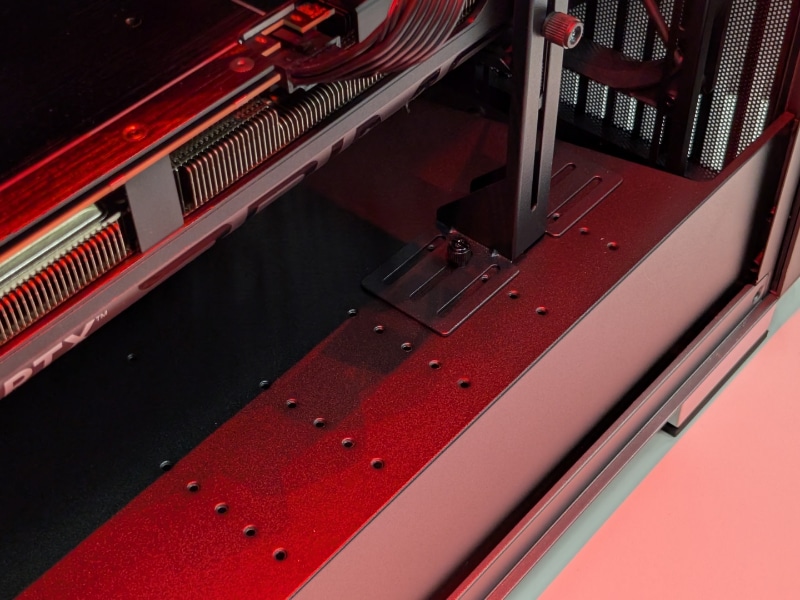 BTO PCでは輸送事故防止にネジ固定が重要と言う