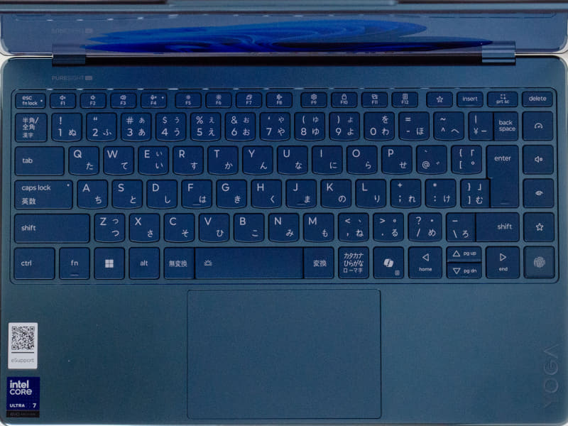 キーボード特にいびつな並びはないものの、[Enter]キーの右側にもキーがある。右下に指紋センサー