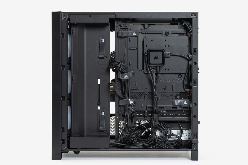 ケーブルもキレイに整理しておこう