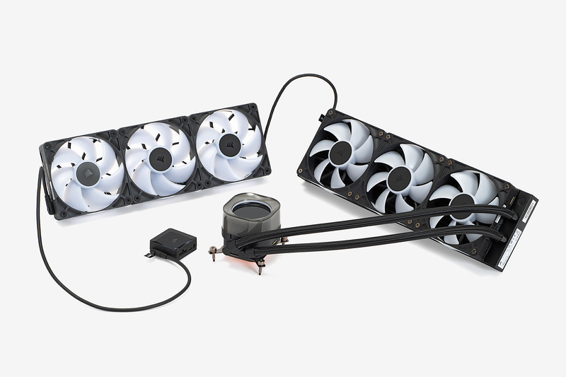 iCUE LINKはデイジーチェーン対応なので、離れた場所にあるファン同士もiCUE LINKケーブルで直接接続できる