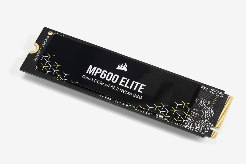 CORSAIRのNVMe SSD「MP600 ELITE」。PCIe 4.0 x4接続に対応する。1TBモデルで実売価格は1万7,000円前後