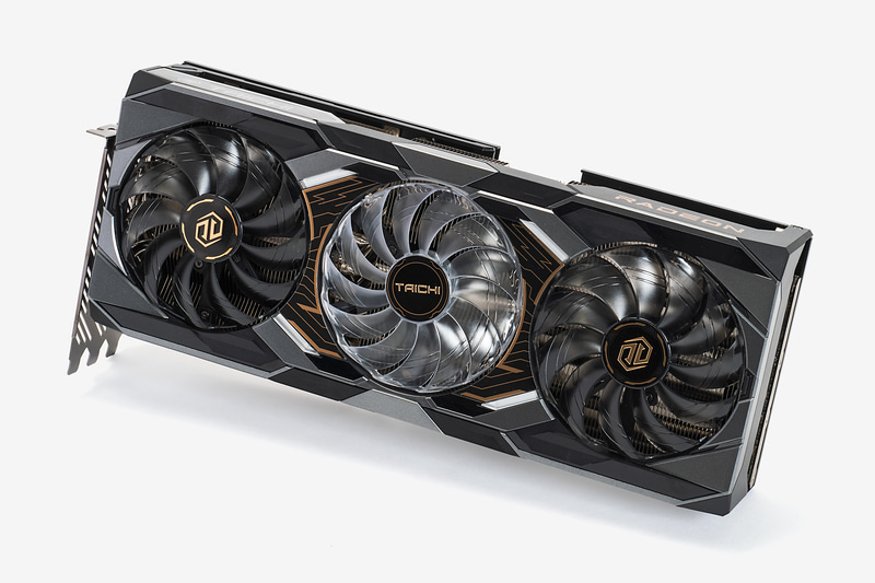 ASRockの「Radeon RX 9070 XT Taichi 16GB OC」。RX 9070 XTと採用するオーバークロックモデル。実売価格は15万3,000円前後