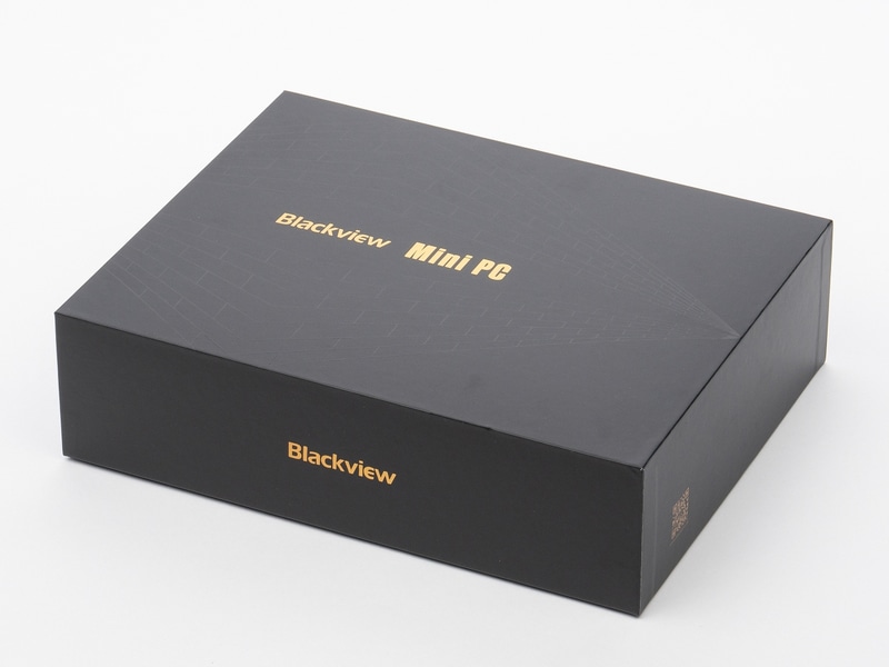 黒金で配色されたそれっぽいパッケージ