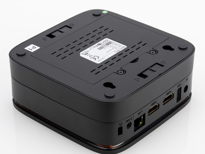 裏面のロックを解除すると簡単に切り離せる、接続はUSB Type-Cを使用