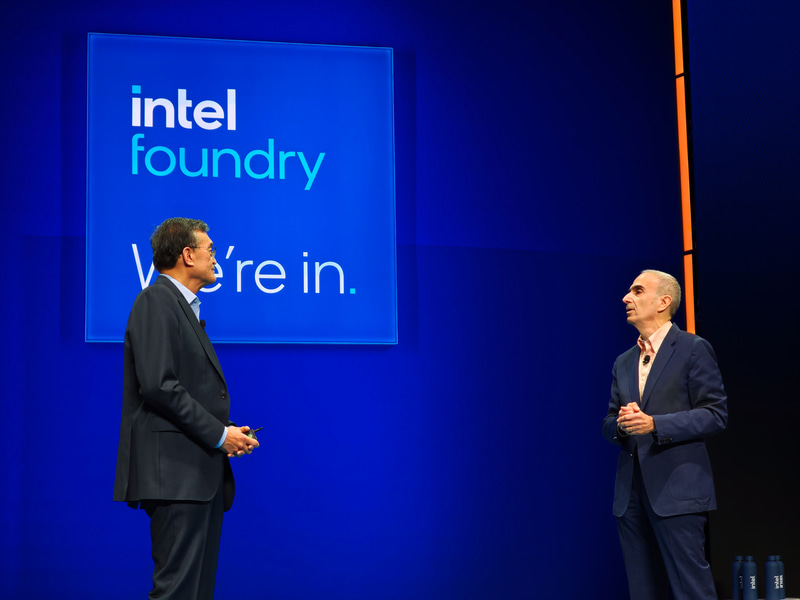 タン氏とPDF Solutions CEO ジョン・キバリアン氏