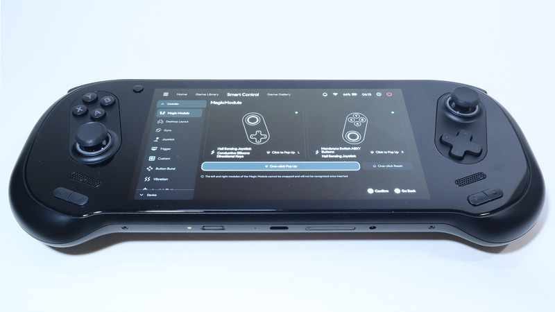 A/B/X/Yボタンなどを上下逆さにして取り付けることも可能。ボタン自体は簡単に先端部が取り外せるので、並びや向きを入れ替えることができる