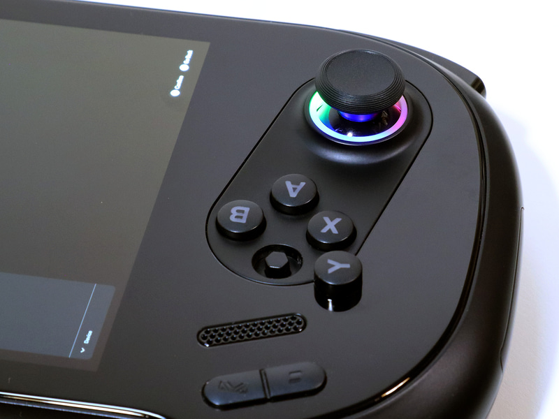 ボタンのキャップ部も簡単に外せるが、何度も着脱していると緩くなりそうで心配だ