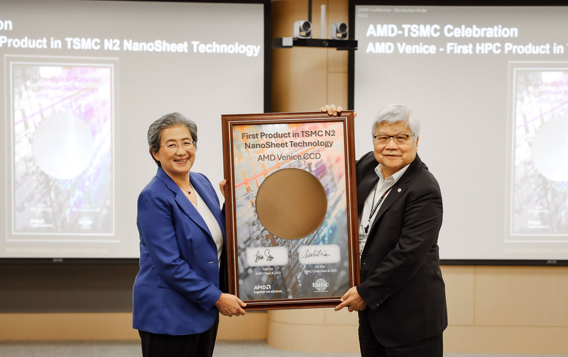 AMDのリサ・スー CEO(左)とTSMCのCC.ウェイCEO(右)(写真提供:AMD)