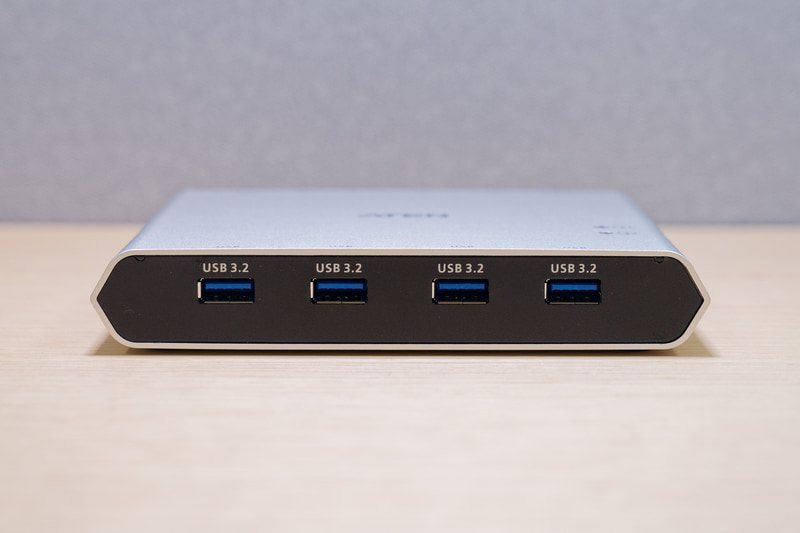 前面にあるUSBポート群。一応USB 3.2 Gen 1だが……
