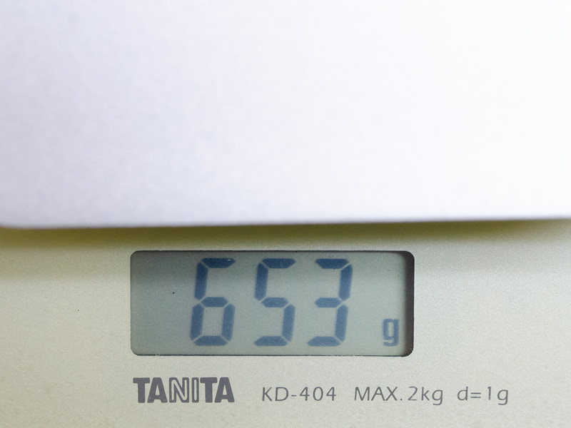 重量は実測で653g