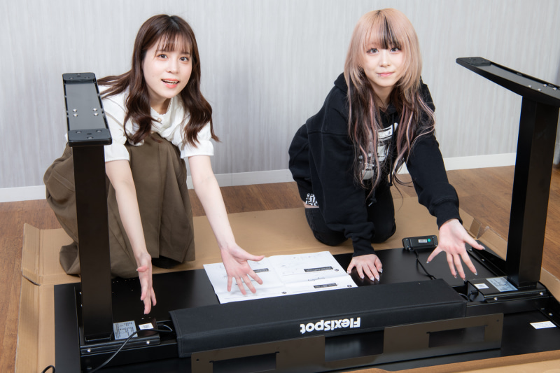 配線隠しのカバーも付属