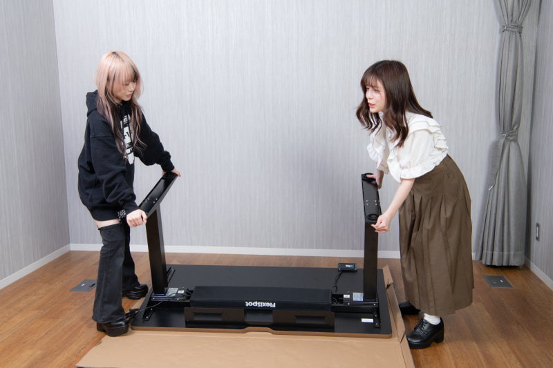 デスクを起こせば……