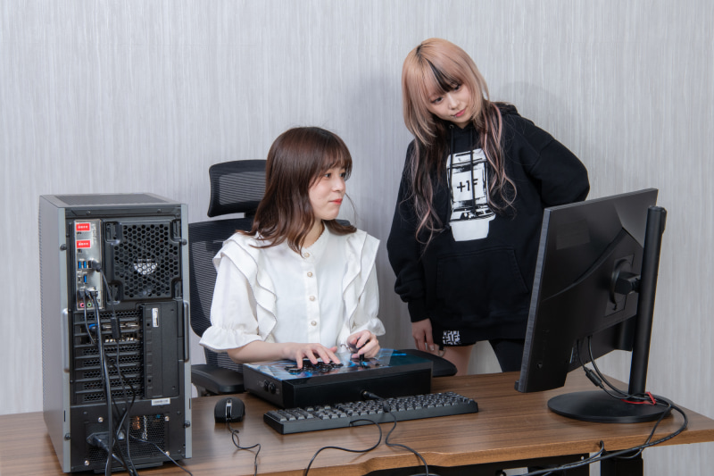 アケコンを使うのに最適なポジションに素早く切り替え