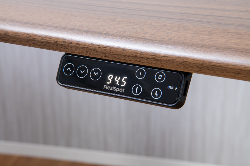 63.5〜128.5cmの範囲で昇降可能