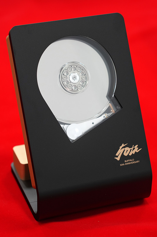 HD-SKL。右下に50周年記念のロゴが入っている