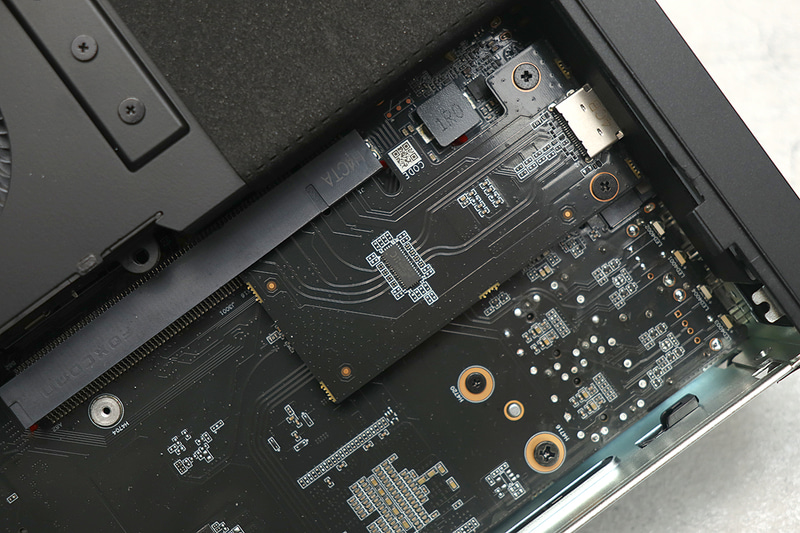 PCIe→OCuLink変換基板を用いたところ