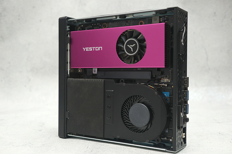 拡張カードを搭載できる