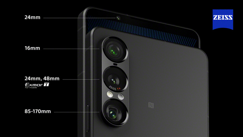 背面カメラは、従来同様の16mm超広角、24mm広角、85～170mm光学ズーム望遠の3眼仕様で、ユニット側面が垂直に切り落とされたデザインに変更