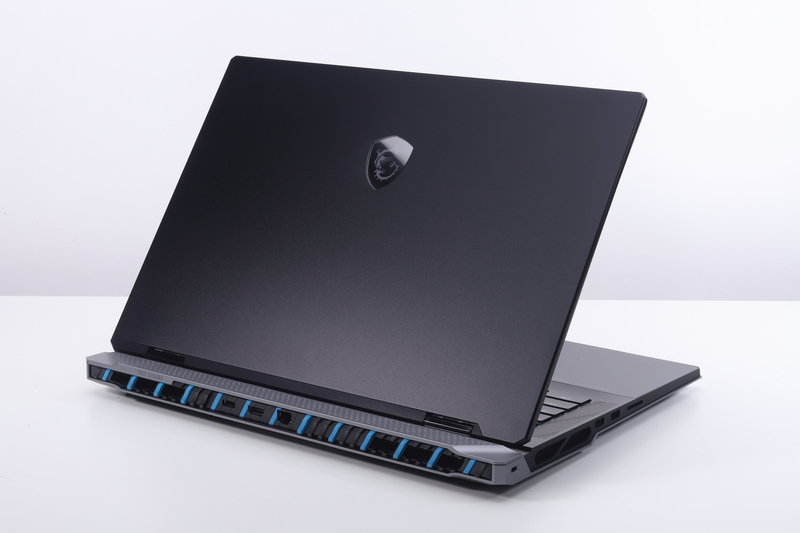 筐体のカラーリングは「コアブラック」