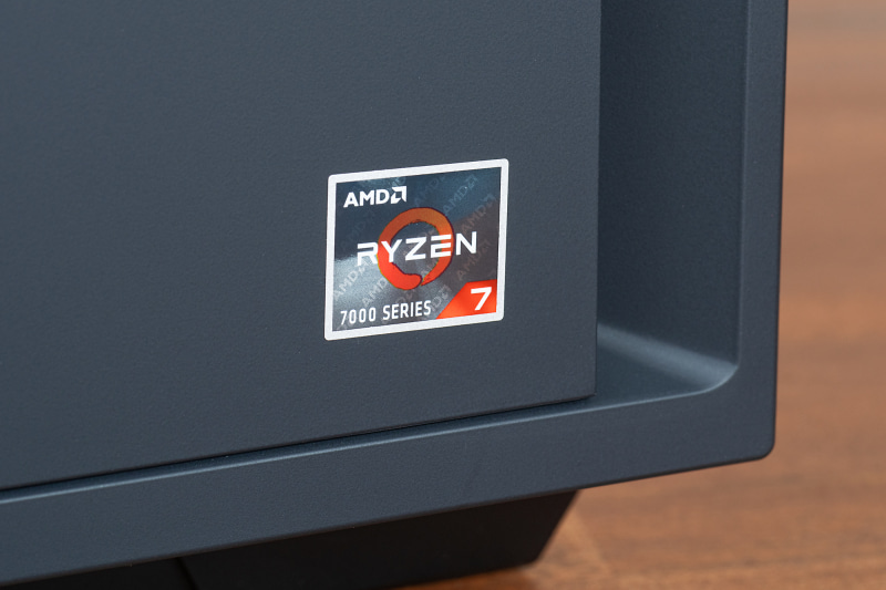 CPUにはRyzen 7 7700を搭載