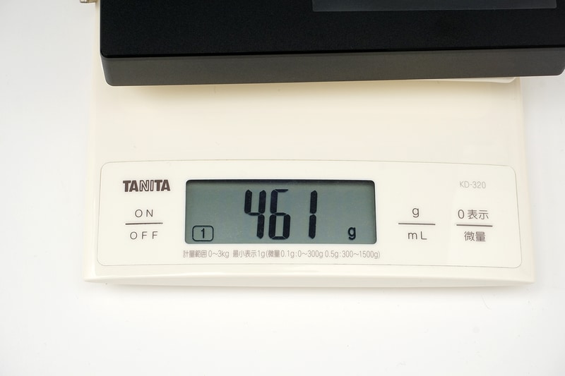 ACアダプタの重量は実測で461g