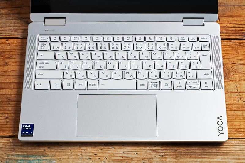 キーボードはUVコーティングされ、汚れに強い