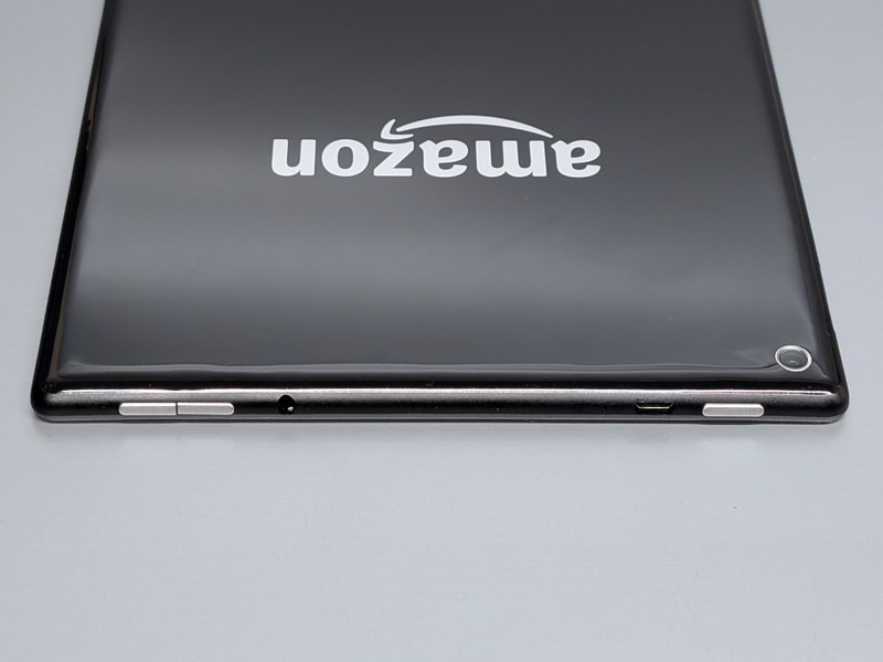 ポートがMicro USBであるなどフォームファクタは古い