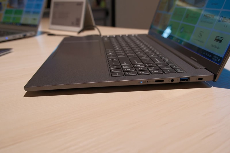 写真はRyzenモデル