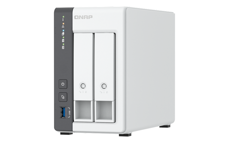 3.5インチHDDを組み込めるベイを2基搭載するQNAP SystemsのNASキット「TS-216G」。実売価格は3万9,000円前後