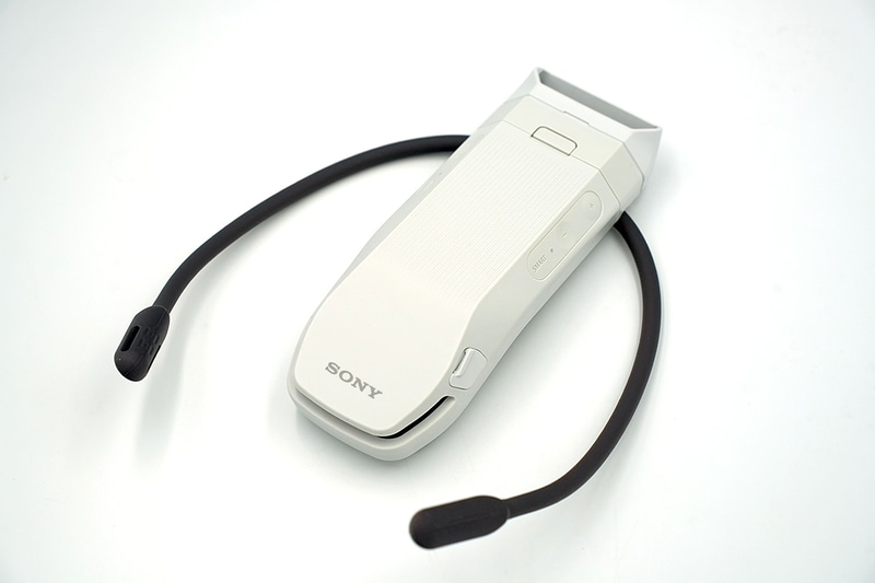 デザインが一新されたREON POCKET PRO。本体色は落ち着いたライトグレー