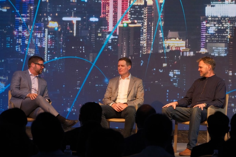 講演後は、NVIDIAのKevin Deierling氏、MediaTekのAdam King氏を交えたトークセッションも行なわれた