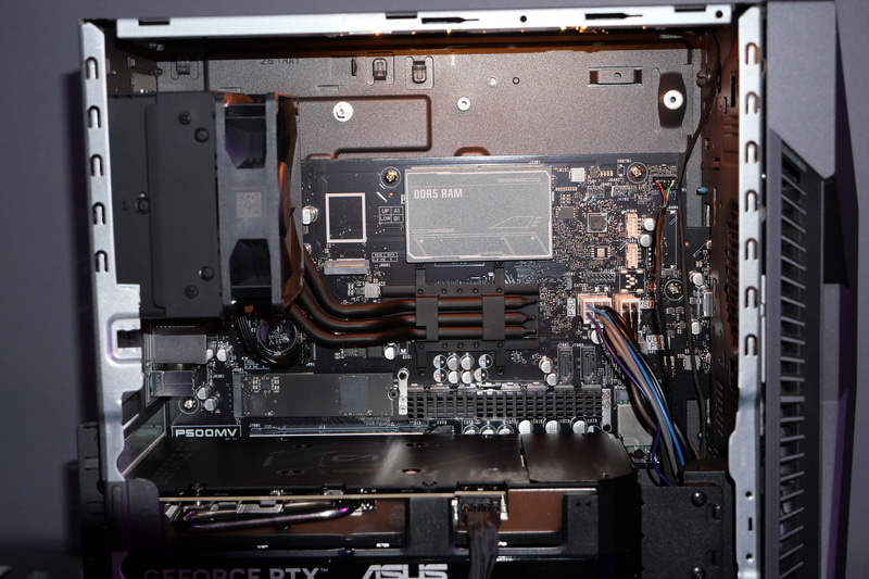 ノートPC向けプロセッサのCore i7-13620H(最大)を採用することで、省スペース性を高めている