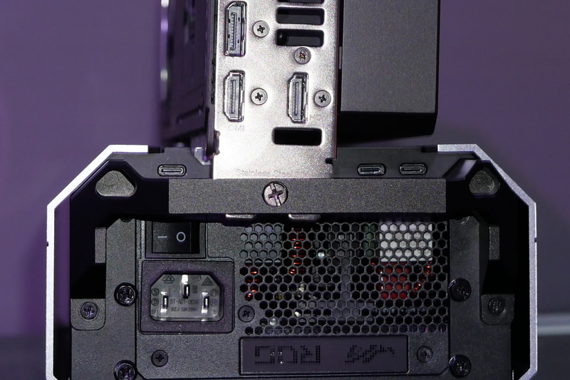 PC接続インターフェイスにThunderbolt 5を採用